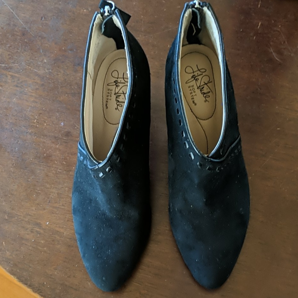 Women's shoes